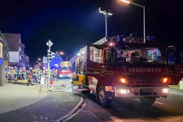 Das schnelle Eingreifen der Feuerwehr verhinderte Schlimmeres. | Foto: Feuerwehr Brand