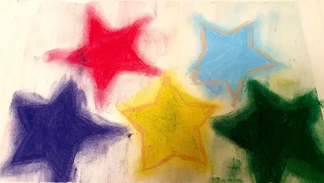 Adventssterne, gemalt von Bewohnerin im Seniorenzentrum Martha-Maria, November 2025  | Foto: Ilse Frick, Soziale Betreuerin Seniorenzentrum Martha-Maria