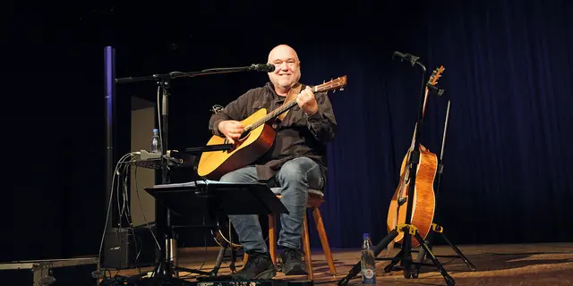 Wolfgang Buck fand in Igensdorf begeisterte Zuhörer. | Foto: Uwe Rahner