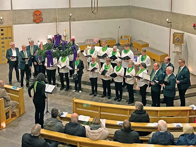 Mit dem CHORiander des Gesangvereins 1881 Etlaswind-Pettensiedel war auch das wochenblatt-Land in Großenseebach vertreten. | Foto: Johannes Hölzel / LRA ERH