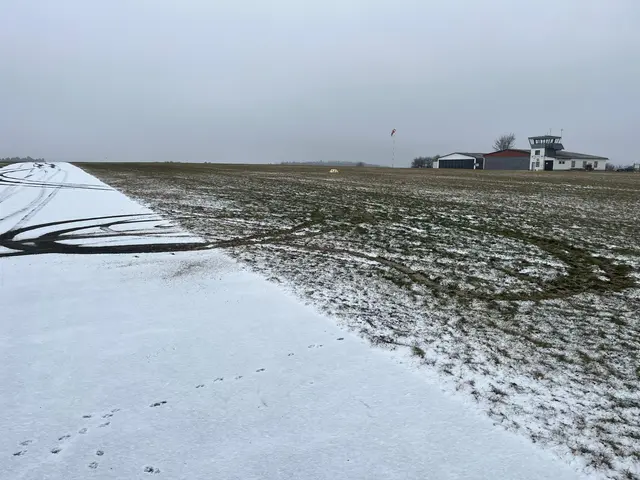Nicht nur die Grasfläche wurde befahren, auch auf der Piste fanden rasante Manöver statt. | Foto: Lars Hansen