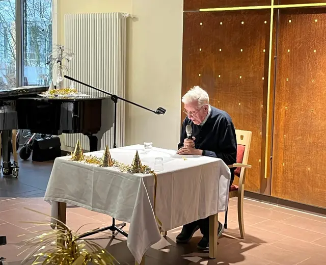 Biblische Lesung eines Bewohners | Foto: Markus Kalbskopf, Einrichtungsleiter 