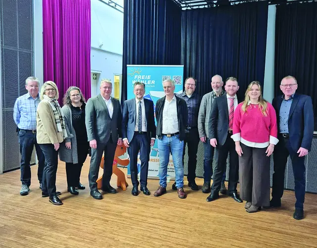 Freie Wähler Heroldsberg, zusammen mit Karsten Fischkal (5.v.li.).