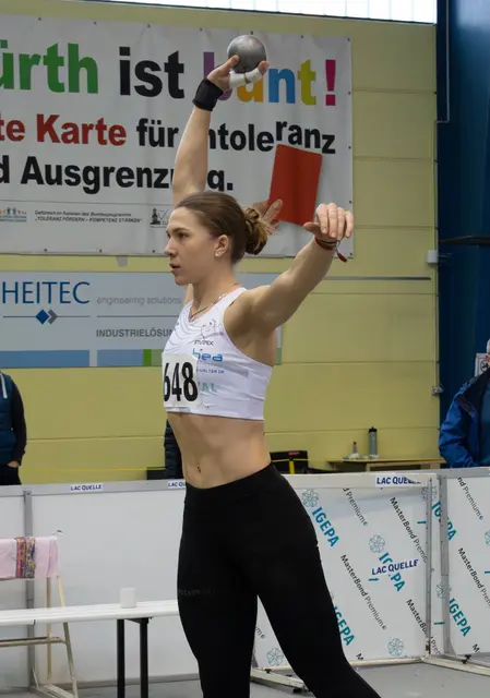 Johanna Stegmaier beim Kugelstoßen | Foto: Melanie Heber