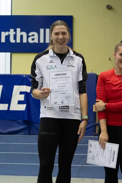 Johanna Stegmaier ist Leichtathletin des Jahres 2025 im Bezirk Mittelfranken. | Foto: Melanie Heber