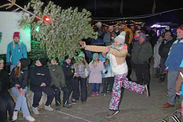 Kristina Fink warf fast 4 Meter weit. | Foto: Uwe Rahner