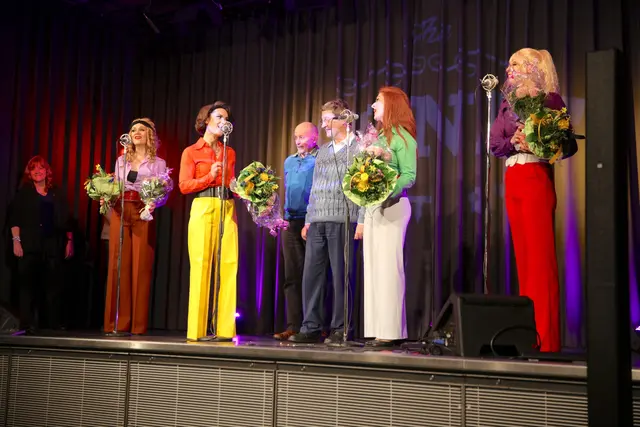 Zu guter Letzt gab es noch ein Ständchen für anwesende Geburtstagskinder, die auf die Bühne geholt wurden. | Foto: Andreas Unbehaun