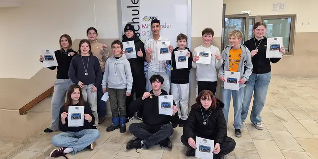 Der Mut und der Ehrgeiz zahlten sich aus: Gold und Silber brachten die jungen Rodler der Mittelschule Eckental von den mittelfränkischen Meisterschaften in Oberhof nach Hause. Die Freude darüber ist groß! | Foto: Privat