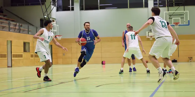 Nach einem harten Schlagabtausch musste sich der TuSpo Heroldsberg mit 81:73 geschlagen geben. Bestimmt sind sie bald wieder so erfolgreich wie in der letzten Saison gegen Ansbach (hier zu sehen). | Foto: Privat