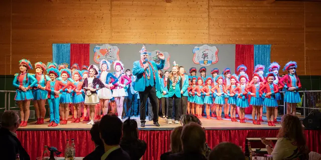 Aktive auf der Bühne | Foto: Privat