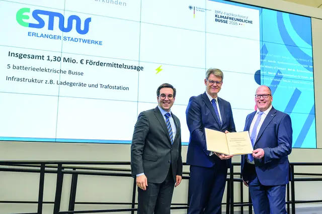 Bundestagsabgeordneter Dr. Konrad Körner MdB, Bundesverkehrsminister Patrick Schnieder MdB, Geschäftsführer der Erlanger Stadtwerke Stadtverkehr GmbH (ESTW) Ralf Wurzschmitt.