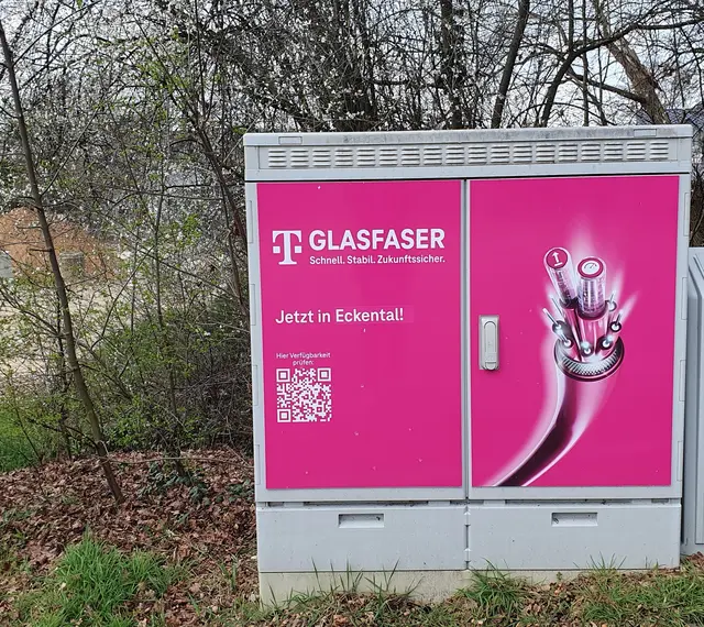 Eckental immer auf der Höhe der Zeit: T-GLASFASER Schnell. Stabil. Zukunftssicher. Jetzt auch in Eckental! | Foto: Annegret Schildknecht 