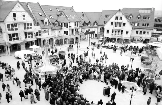 Trotz eisiger Temperaturen erschienen zahlreiche Eckentaler, um ihren neuen Platz zu besichtigen. | Foto: Privat