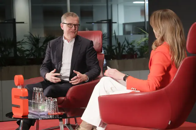 Jan-Christian Dreesen im Gespräch mit Katrin Müller-Hohenstein. | Foto: Sparkasse Erlangen