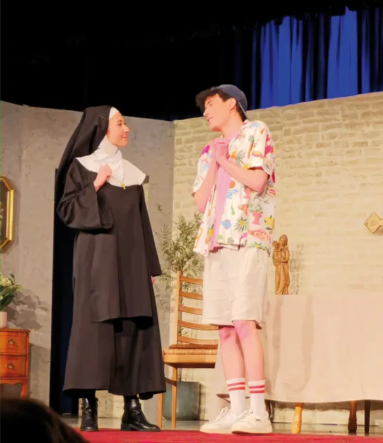 Ob sich Gauner und Klosterschwestern auch näherkommen, können Theaterbesucher letztmalig am kommenden Freitag erfahren. | Foto: Privat