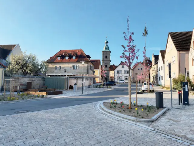 Am 1. Mai wird auf dem Kalchreuther Dorfplatz die gelungene Neugestaltung gefeiert. | Foto: Gemeinde Kalchreuth