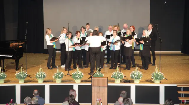 Der Gesangverein Rüsselbach, vertretungsweise dirigiert von Stephan Sandmeier. | Foto: Uwe Rahner