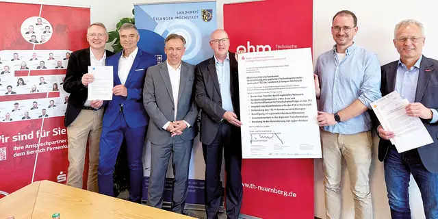 Knut Harmsen (Leiter der IHK-Geschäftsstelle Erlangen), Michael Thiem (Vorsitzender des IHK-Gremiums ­Herzogenaurach-Höchstadt/Aisch), Alexander Tritthart (Landrat des Landkreises Erlangen-Höchstadt), Johannes von Hebel (Vorsitzender des Vorstands der Stadt- und Kreissparkasse Erlangen Höchstadt Herzogenaurach), Prof. Michael Dorner (TH Georg Simon Ohm), Wolfgang Mevenkamp (Geschäftsführer der Kreishandwerkerschaft Erlangen-Hersbruck-Lauf, v.l.n.r.). | Foto: Privat