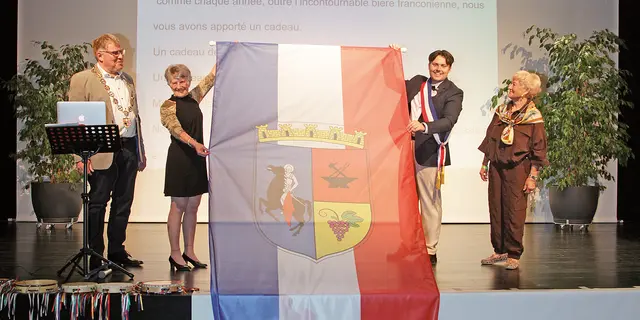 Bürgermeister Edmund Ulm, Micheline Raymond, Bürgermeister Maxime Martin und Gabriele Oost (Vorsitzende des Freundeskreises Igensdorf). | Foto: Uwe Rahner