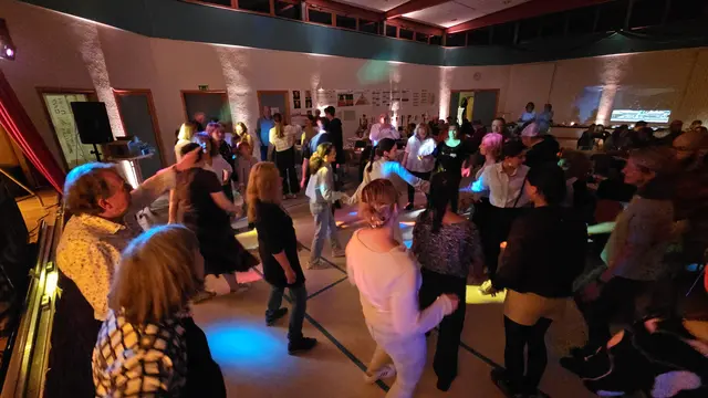 Der deutsch-französische Begegnungsabend fand mit Musik und Tanz einen lebhaften Ausklang. | Foto: Privat