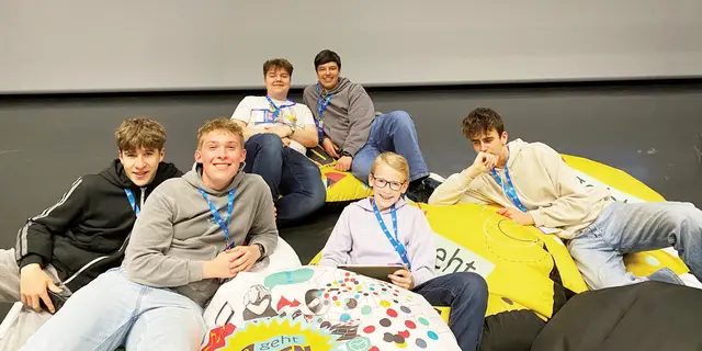 Kurze Pause für die Eckentaler Medienscouts in der Jugendredaktion. | Foto: Privat