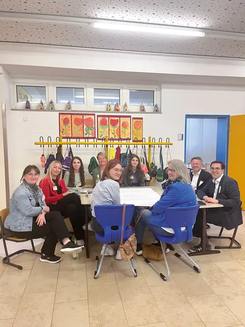 Im Workshop: MdB Dr. Konrad Körner und Landtags-Vizepräsident Tobias Reiß (von rechts) im Austausch unter anderem mit Gemeinderätin Hannelore Kubat und Lotte Reiser, Studentin für Soziale Arbeit. | Foto: Privat