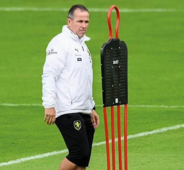Tomáš Galásek war tschechischer Nationalspieler und beliebter Club-Profi: Er gewann mit dem 1. FCN den DFB-Pokal und war in der Saison 2007/08 Mannschaftskapitän. Seine Spielerkarriere beendete er beim Bayernligisten FSV Erlangen-Bruck, seit 2018 ist er unter anderem Co-Trainer der tschechischen Nationalmannschaft.     | Foto: Privat