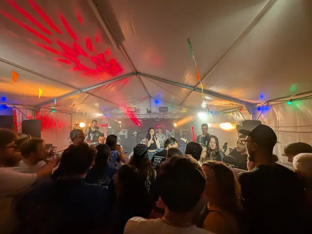 Heimspiel: Drei der 5 Bandmitglieder von 4+ONE sind aus Letten | Foto: CB