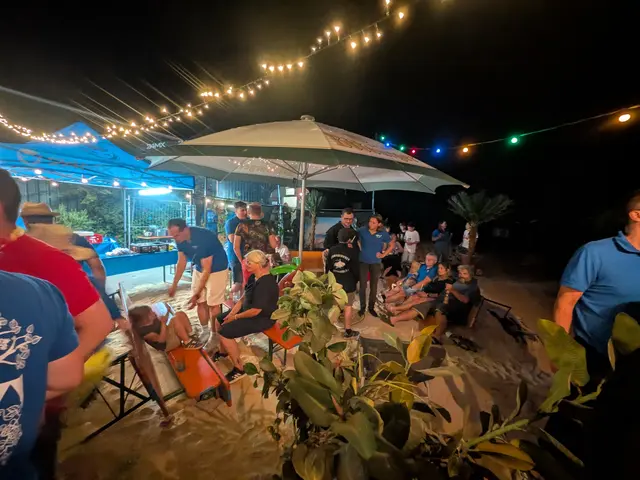 Am Lettner Beach kann man es bis spät in die Nacht aushalten | Foto: CB