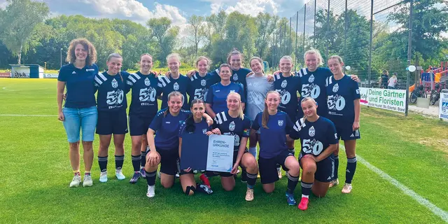 Die Damenmannschaft des TSV mit Bezirksspielleiterin Ellen Bauerschmidt (links) | Foto: Privat