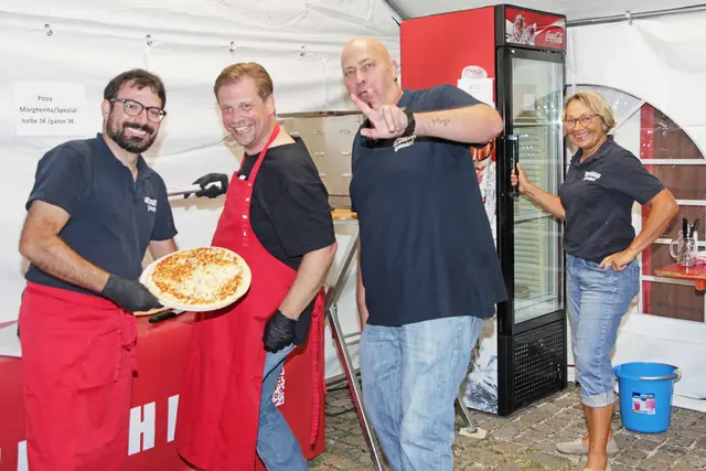 „Pizza ist fertig!“ bei der Feuerwehr Igensdorf. | Foto: Uwe Rahner