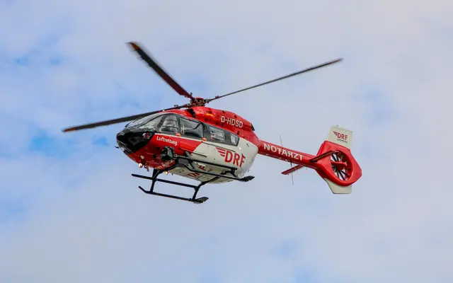 Der schwerverletzte Rennradfahrer musste von der Unfallstelle in Oberrüsselbach mit dem Rettungshubschrauber in die Klinik verbracht werden (Symbolbild). | Foto: DRF Luftrettung
