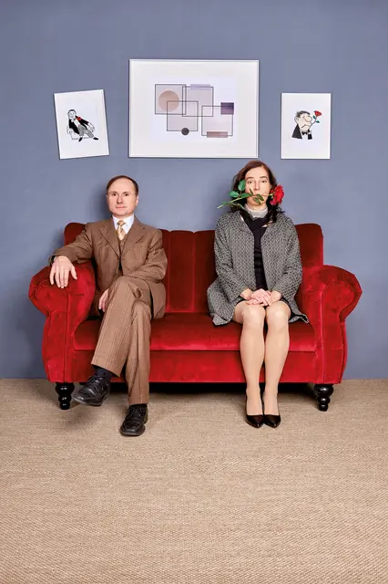 Christoph Ackermann und Silvia Ferstl in der Pose von Loriot und seiner Sketch- und Filmpartnerin Evelyn Hamann. Holleri du dödl di! | Foto: Markus Keck