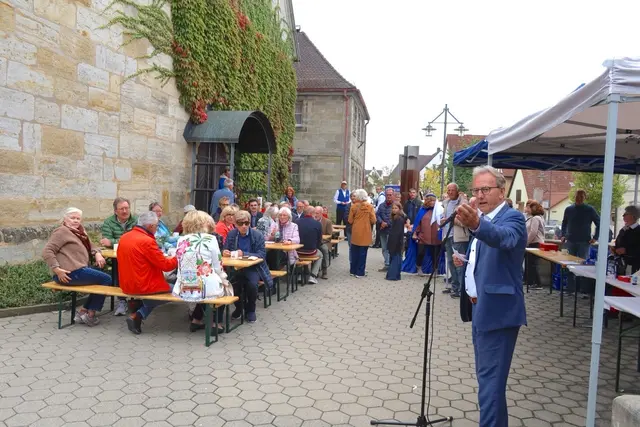 Der amtierende Präsident Dr. Ewald Maier begrüßte die Festgäste. | Foto: Andreas Unbehaun