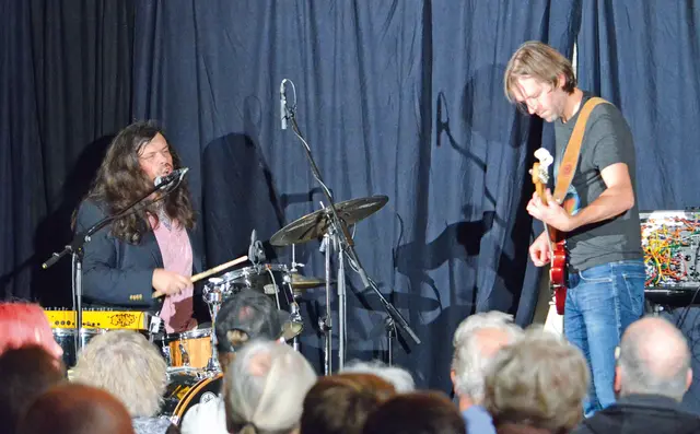 Das Duo „Paris_Monster” aus Brooklyn spielte in Kalchreuth. | Foto: Privat