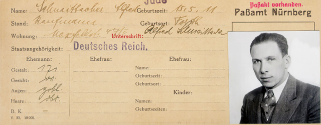 Der Pass von Alfrted Schnaittacher, oben (angeschnitten) der Vermerk „Jude. | Foto: Sammlung Jeff Snyder, NY