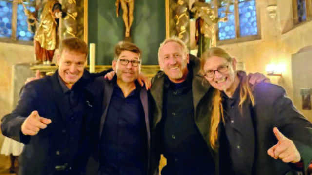 Mit alter Leidenschaft, wohlgereift und bestens gelaunt bietet die „crazy boy group“ ein abwechslungsreiches und kurzweiliges Programm, von klassischen Transkriptionen über Tango bis hin zu Pop und Jazz. ©Markus Gebhardt