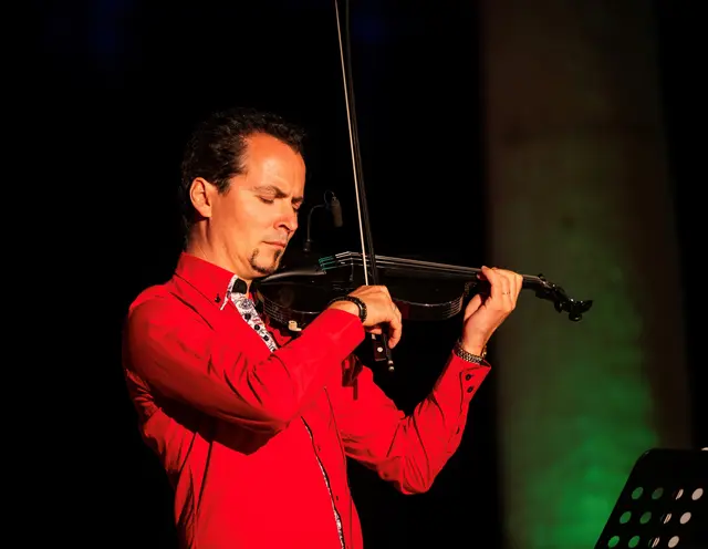 Mark Kovnatskiy spielt im Konzert eigene Kompositionen, geschrieben im Stil traditioneller Klezmer-, chassidischer, moldawischer, ukrainischer und nach östlicher Musik. | Foto: Mark Kovnatskiy