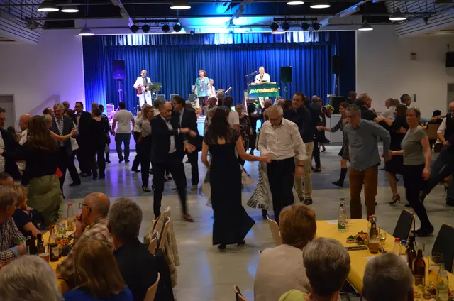 Beim Herbstfest des MGV Eckental kann man im November das Tanzbein schwingen. | Foto: privat