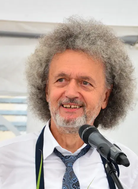 Pfarrer i. R. Horst Stünzendorfer wird den Gottesdienst zum Volkstrauertag leiten.