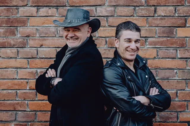 Eric Damster präsentiert die Hits von Johnny Cash, Ben Maier bringt die Legende Elvis zurück auf die Bühne. | Foto: Privat