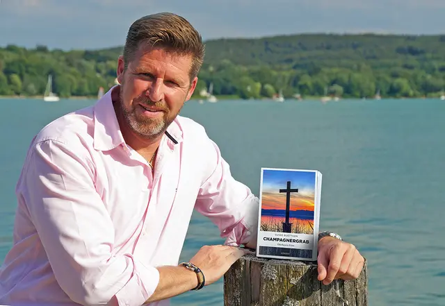 Paul Buettgen liest in Heroldsberg aus seinem Buch „Champagnergrab“. | Foto: Paul Buettgen