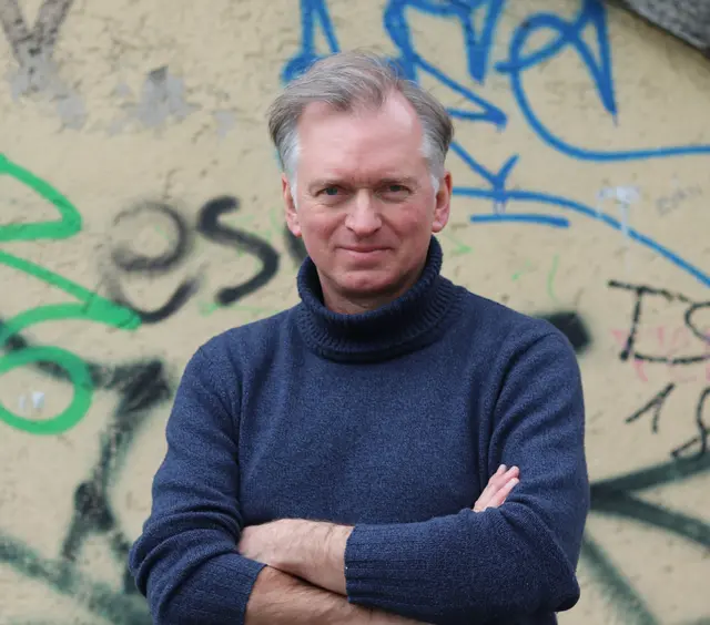 Christian Springer liest und spricht in Gräfenberg über sein Buch über Gewalt in der Politik. | Foto: Sina-Maria Schweikle