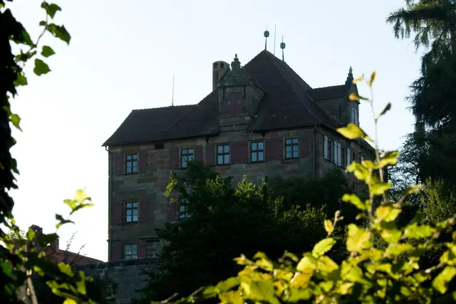 Das Rote Schloss wurde vor 1489 vom Nürnberger Ratsherrn Martin Geuder erbaut. | Foto: Dieter Kaletsch