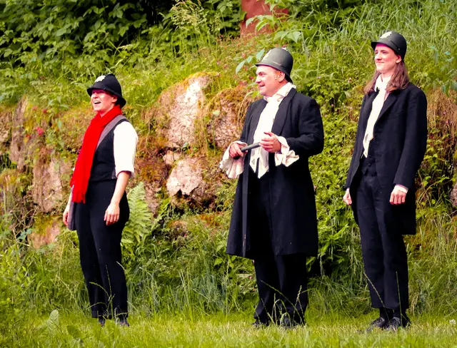 Auch bei „Der Schmied von Pottenstein“ dabei: Die Bürgerwehr mit Publikumsliebling Petter Pottenstein. | Foto: Faust Festspiele Pottenstein