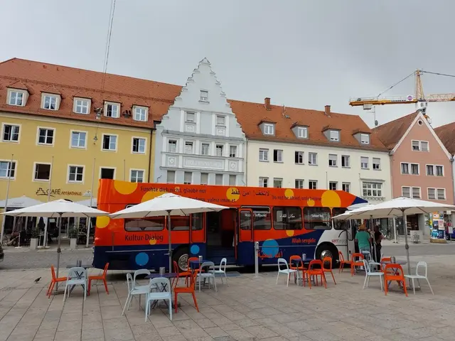 Ein ganz besonderer Ort der Begegnung rollt nach Eschenau: Mit dem Kultur-Dialogbus lädt die Freie Baptisten-Gemeinde Eckental zum Gespräch und zur Begegnung ein.