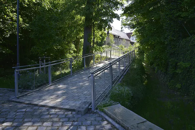 Der neu gestaltete Fußweg durch den Felsenkeller in Heroldsberg.
 | Foto: Dieter Kaletsch