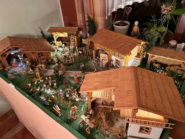 Gerhard Küpfer aus Stöckach gestaltete selbst diese Krippe in liebevoller Handarbeit. Das Zusammensetzen der einzelnen Elemente dauerte über zwei Wochen.